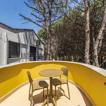 Vila Dita Qerret Relaxing Beachfront By Pikhost *