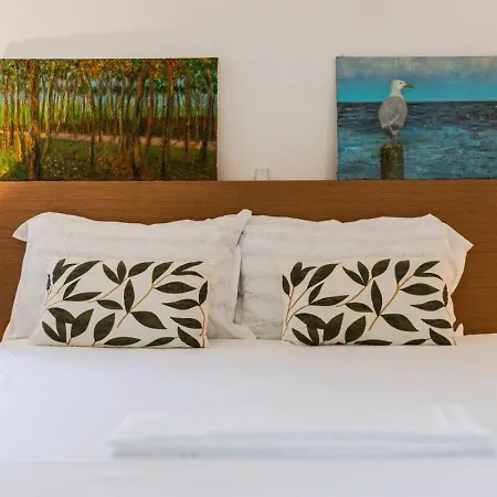 Vila Dita Qerret Relaxing Beachfront By Pikhost *